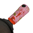 Load image into Gallery viewer, Shellfish Cast Iron Handle Mitt