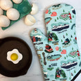 Load image into Gallery viewer, Oregon Love Oven Mitt