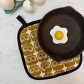 Load image into Gallery viewer, Gold Owls Pot Holder