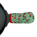 Load image into Gallery viewer, Strawberry Patch Cast Iron Skillet Mitt