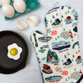 Load image into Gallery viewer, Oregon Love Oven Mitt