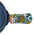 Load image into Gallery viewer, 70's Flowers Cast Iron Skillet Mitt
