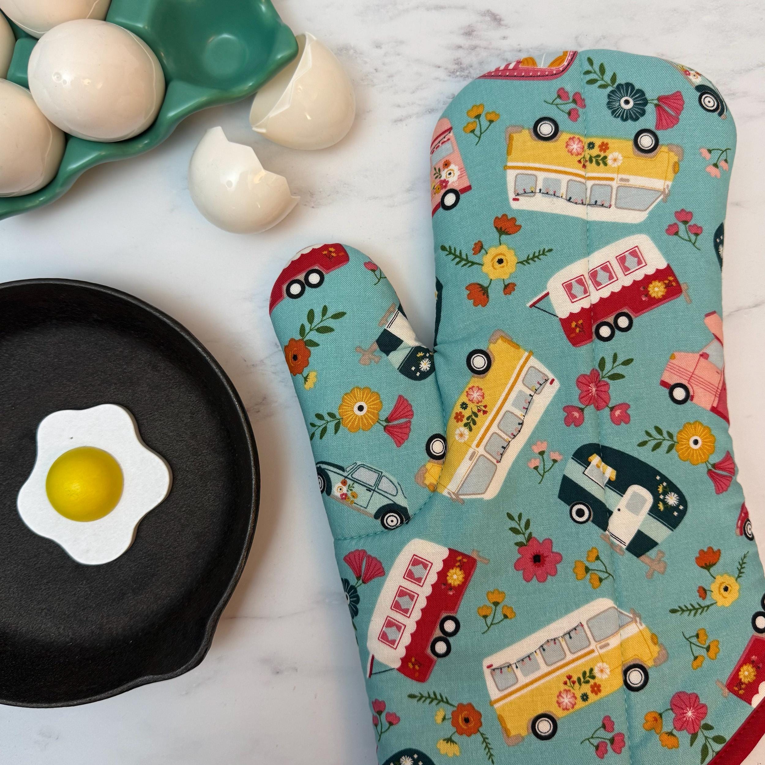 Campy Cruiser Oven Mitt