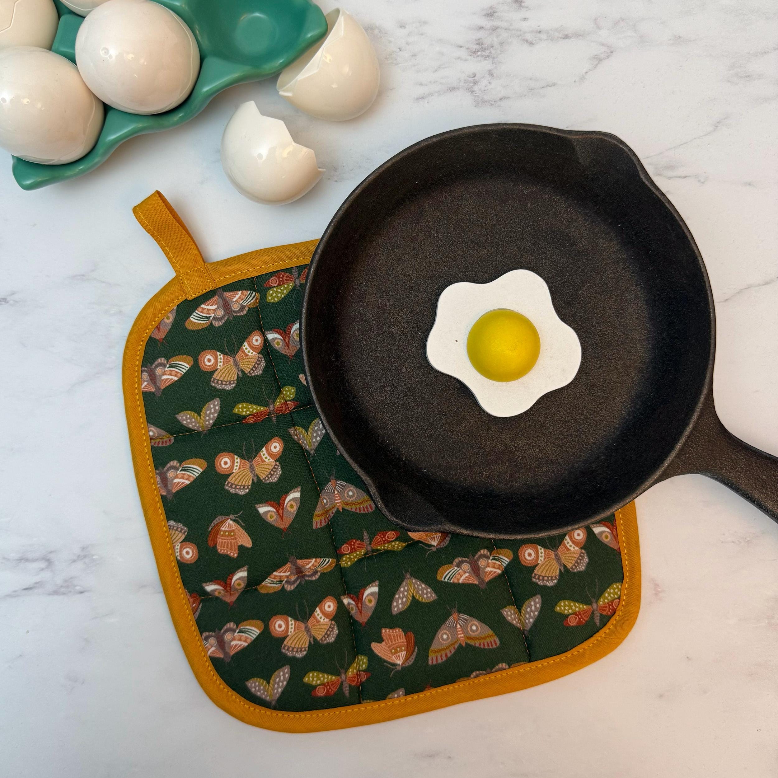 Moth Grove Pot Holder