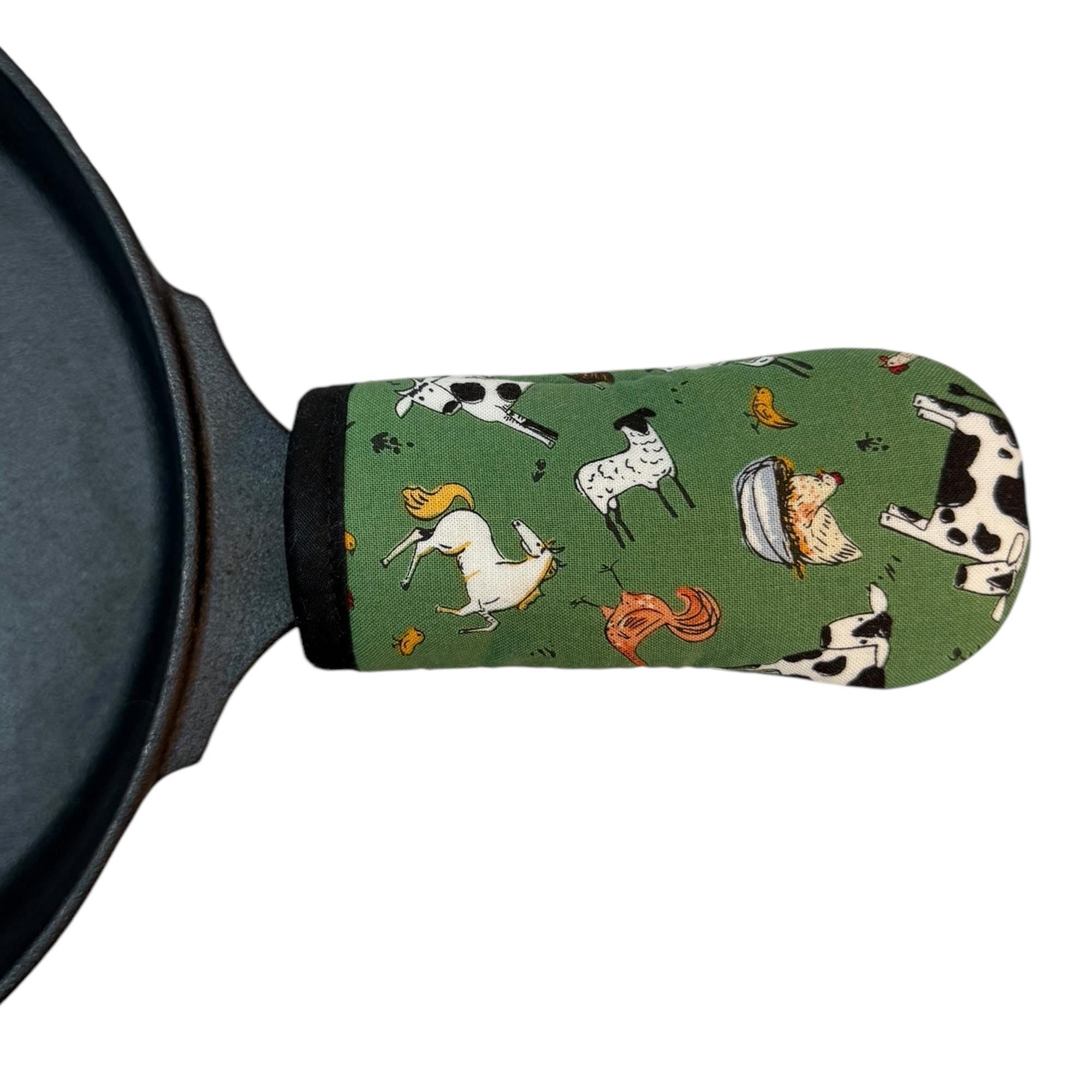 Down on the Farm Cast Iron Skillet Mitt