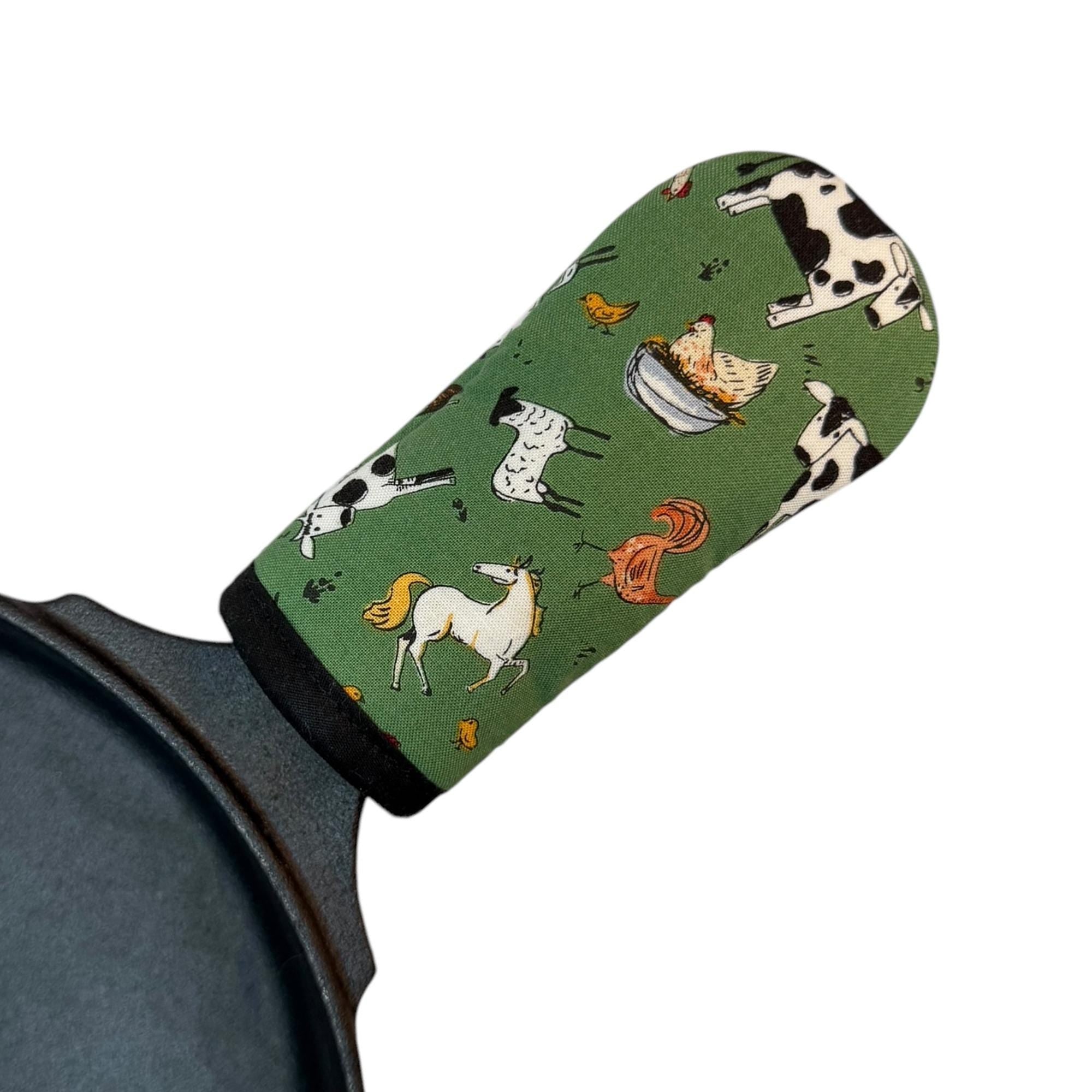 Down on the Farm Cast Iron Skillet Mitt