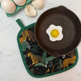 Load image into Gallery viewer, Leopard Pot Holder
