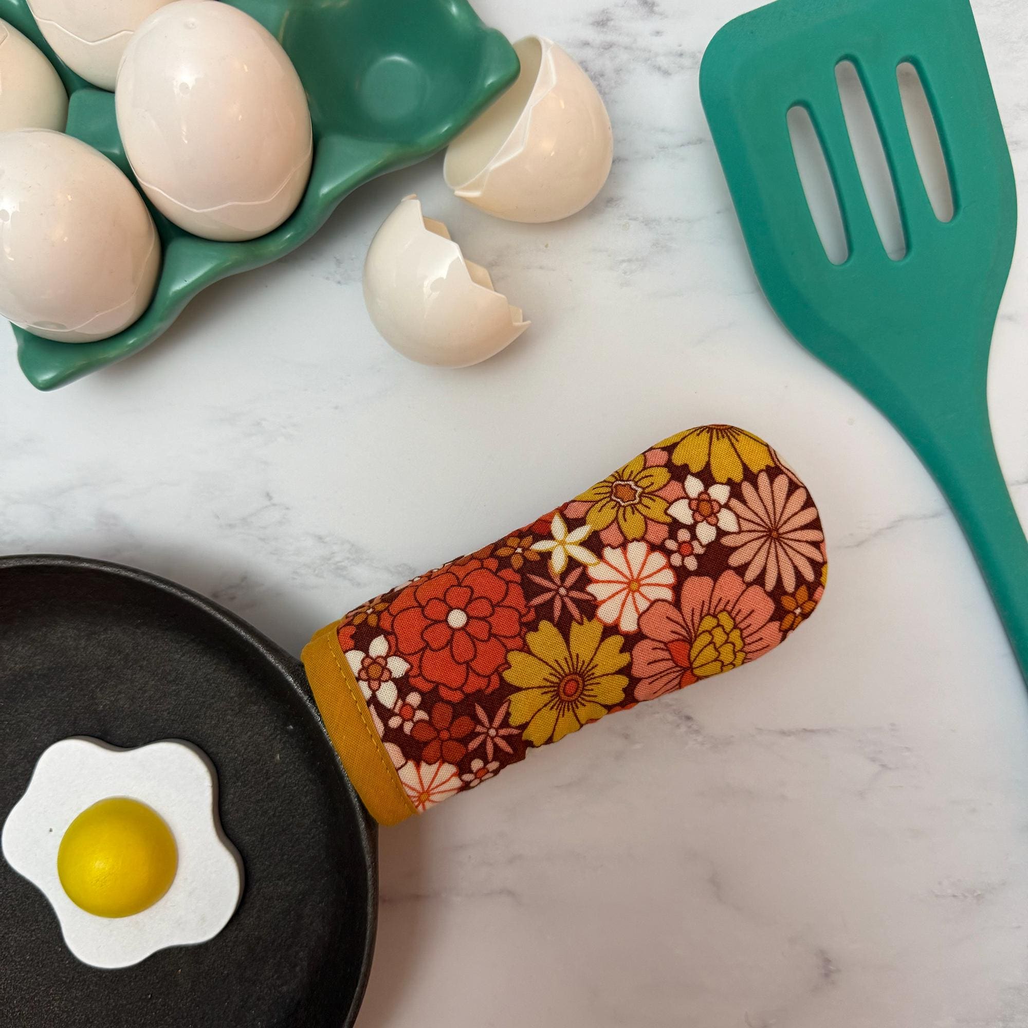 70's Sunburst Cast Iron Handle Mitt