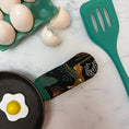 Load image into Gallery viewer, Leopard Cast Iron Handle Mitt
