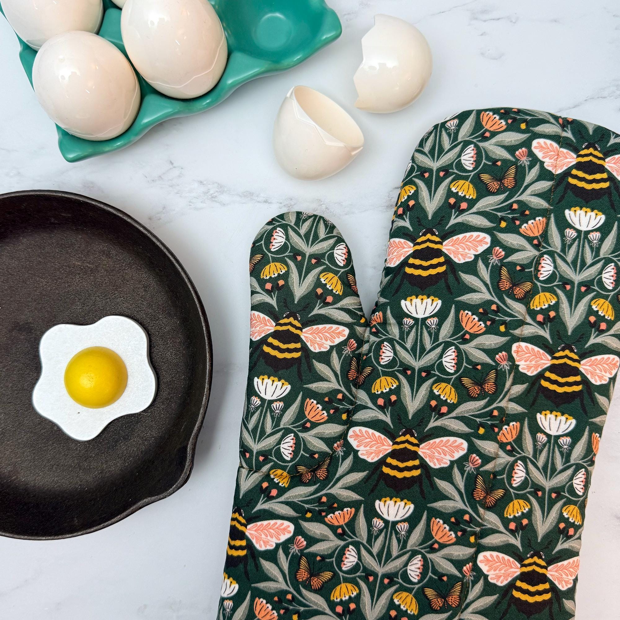 Bumble Bee Garden Oven Mitt