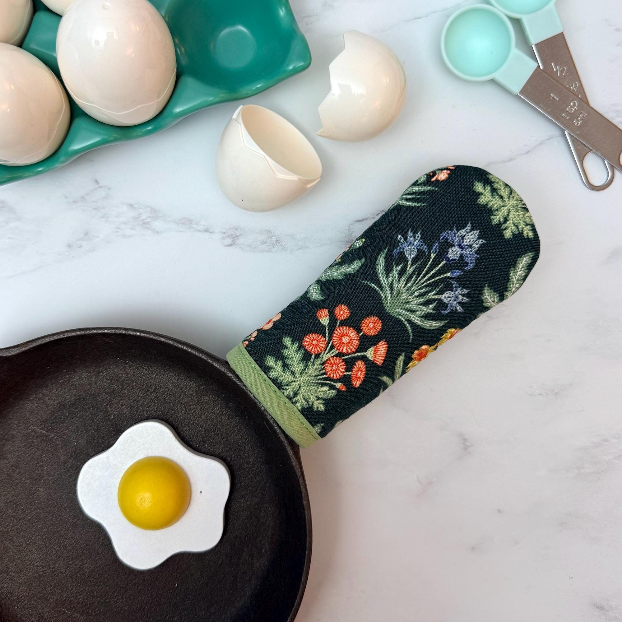 Botanical Blooms Cast Iron Skillet Mitt