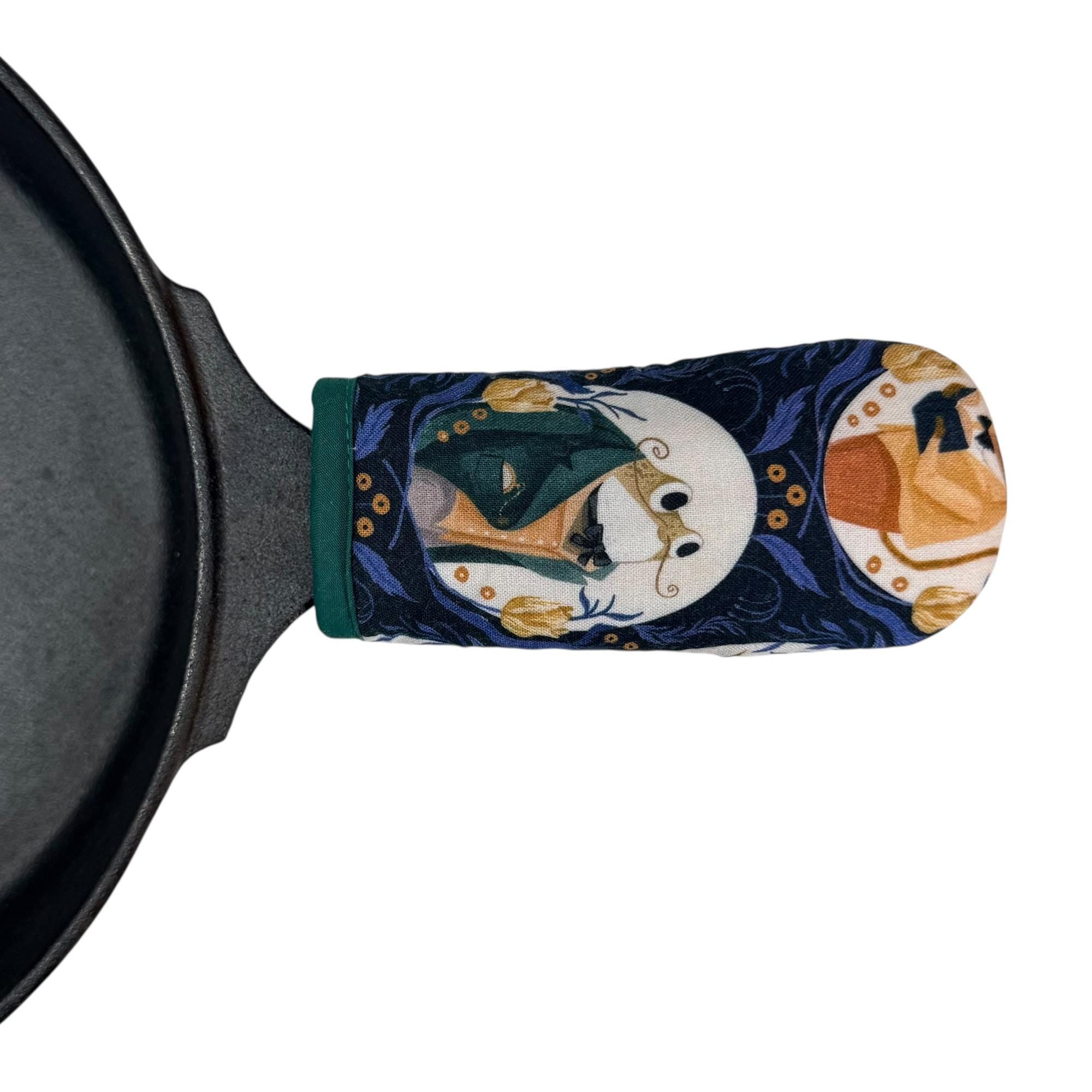 Dapper Animals Cast Iron Skillet Mitt