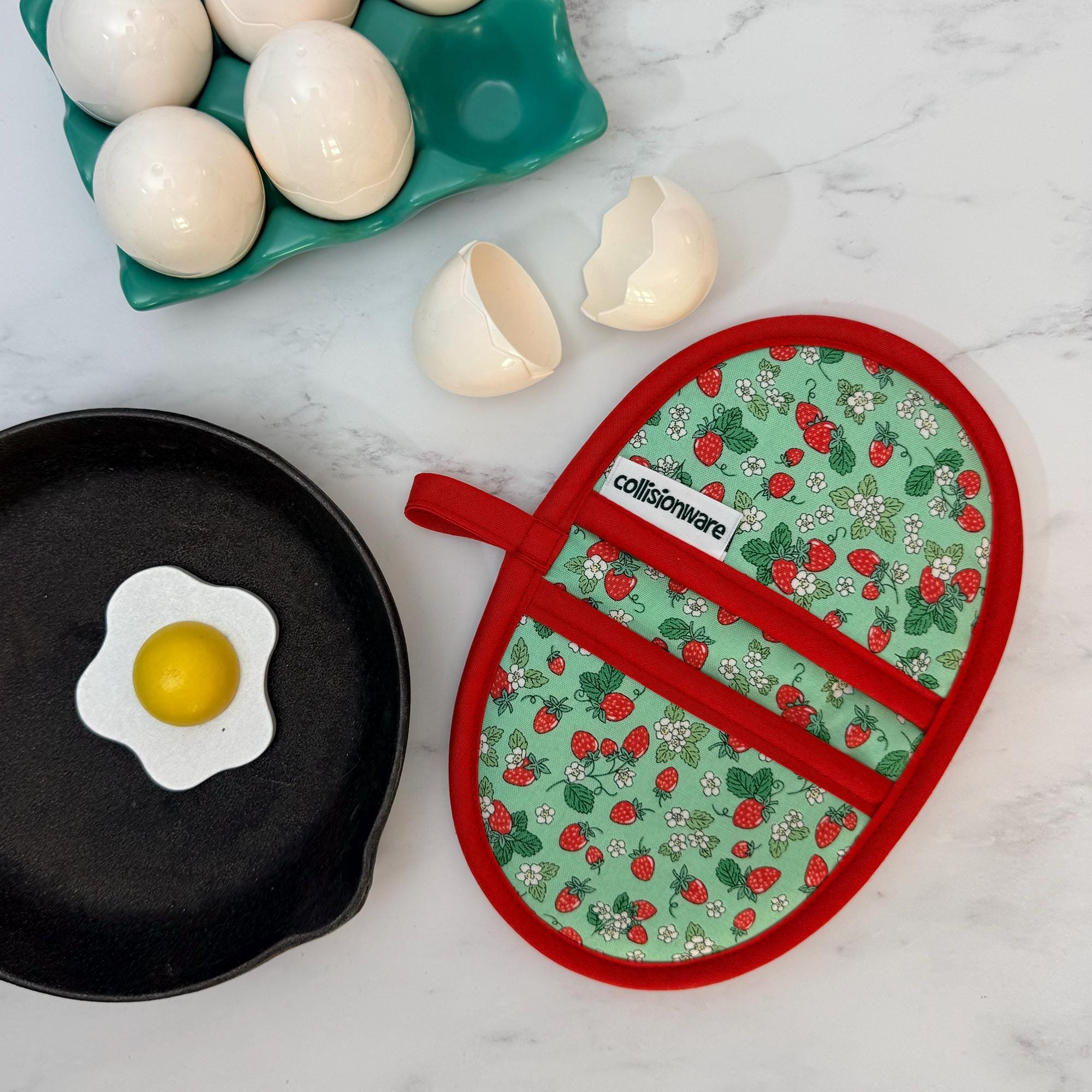 Strawberry Patch Mini Pincher Mitt