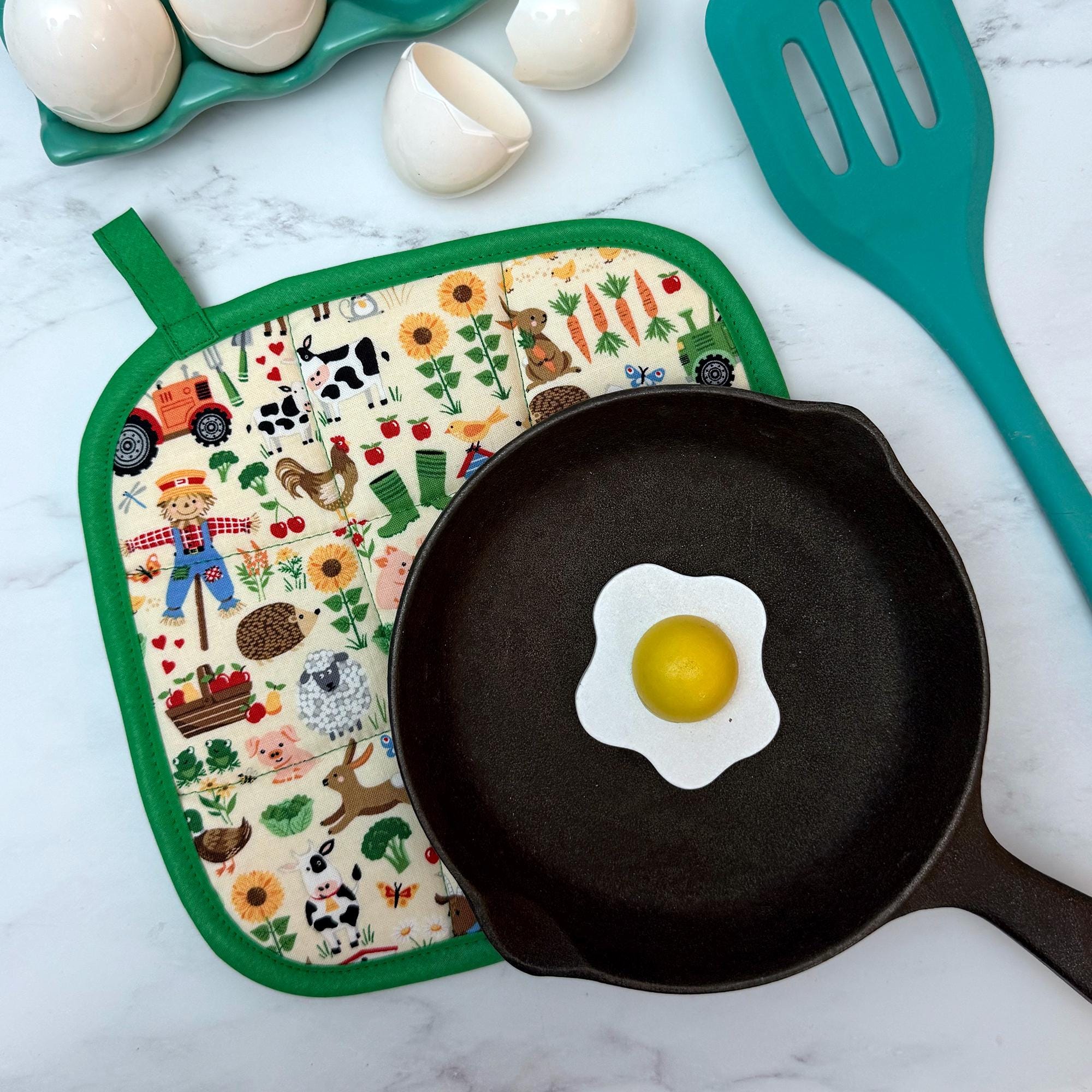 Happy Farm Pot Holder