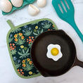Load image into Gallery viewer, Botanical Blooms Pot Holder
