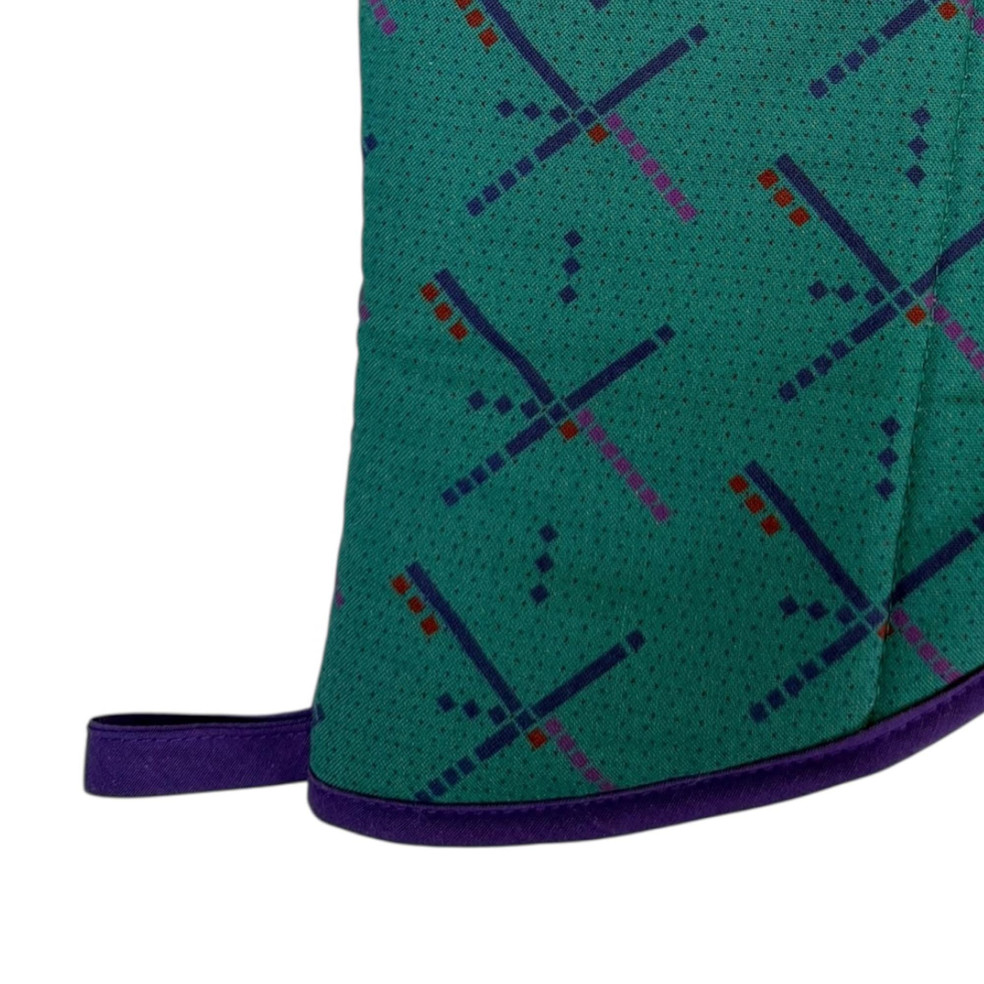 PDX Carpet Oven Mitt