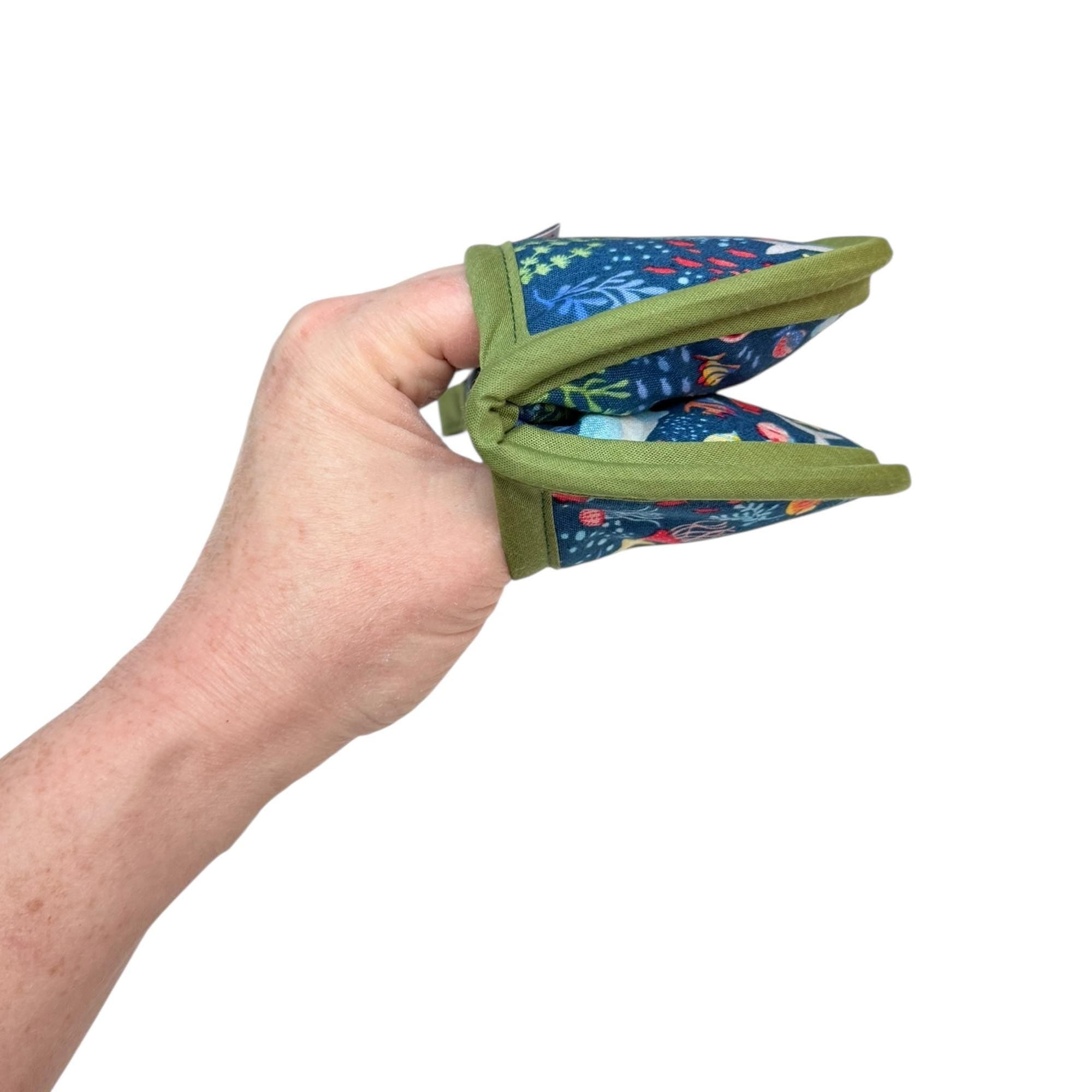 Undersea Adventure Mini Pincher Mitt