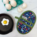 Load image into Gallery viewer, Undersea Adventure Mini Pincher Mitt
