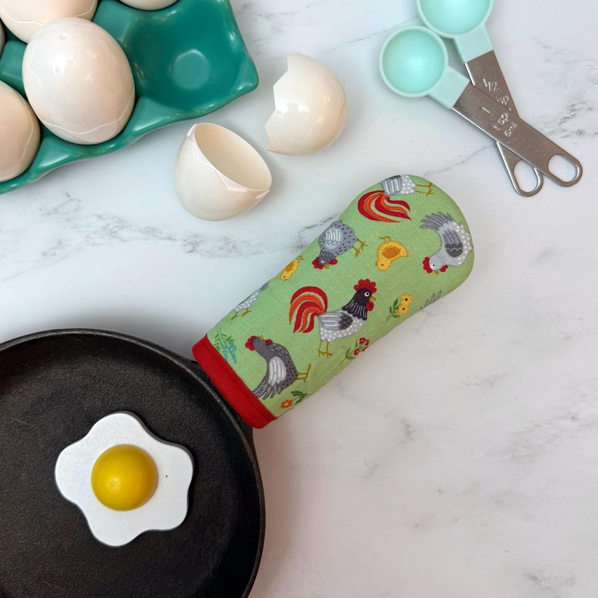 Chicken Coop Cast Iron Skillet Mitt