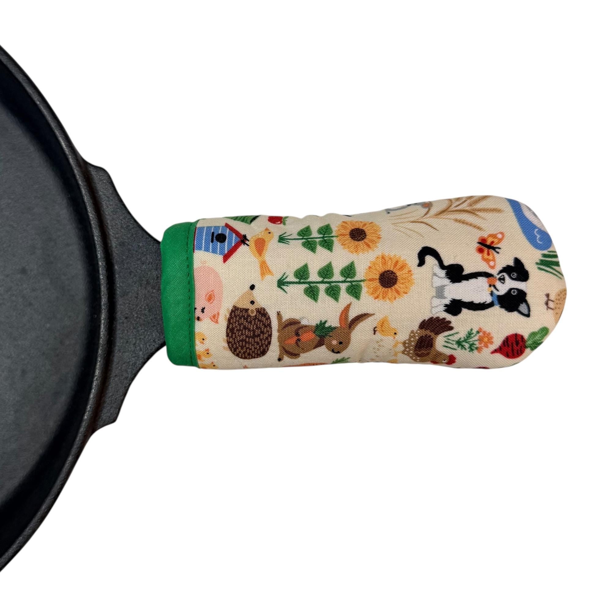 Happy Farm Cast Iron Skillet Mitt