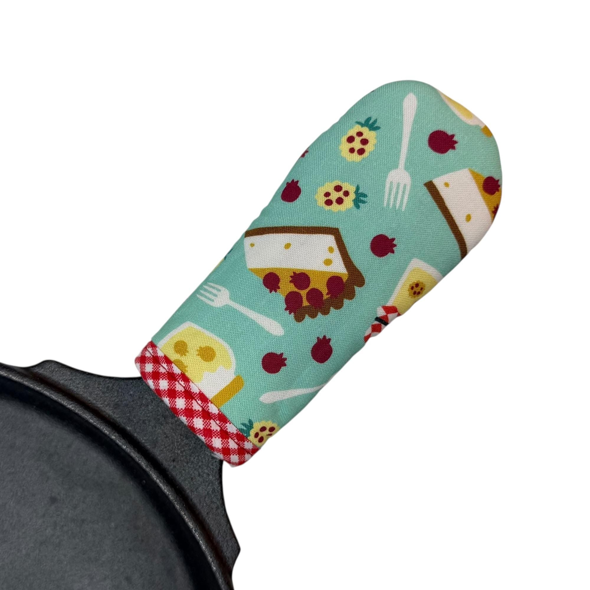 Sweetie Pie Cast Iron Skillet Mitt