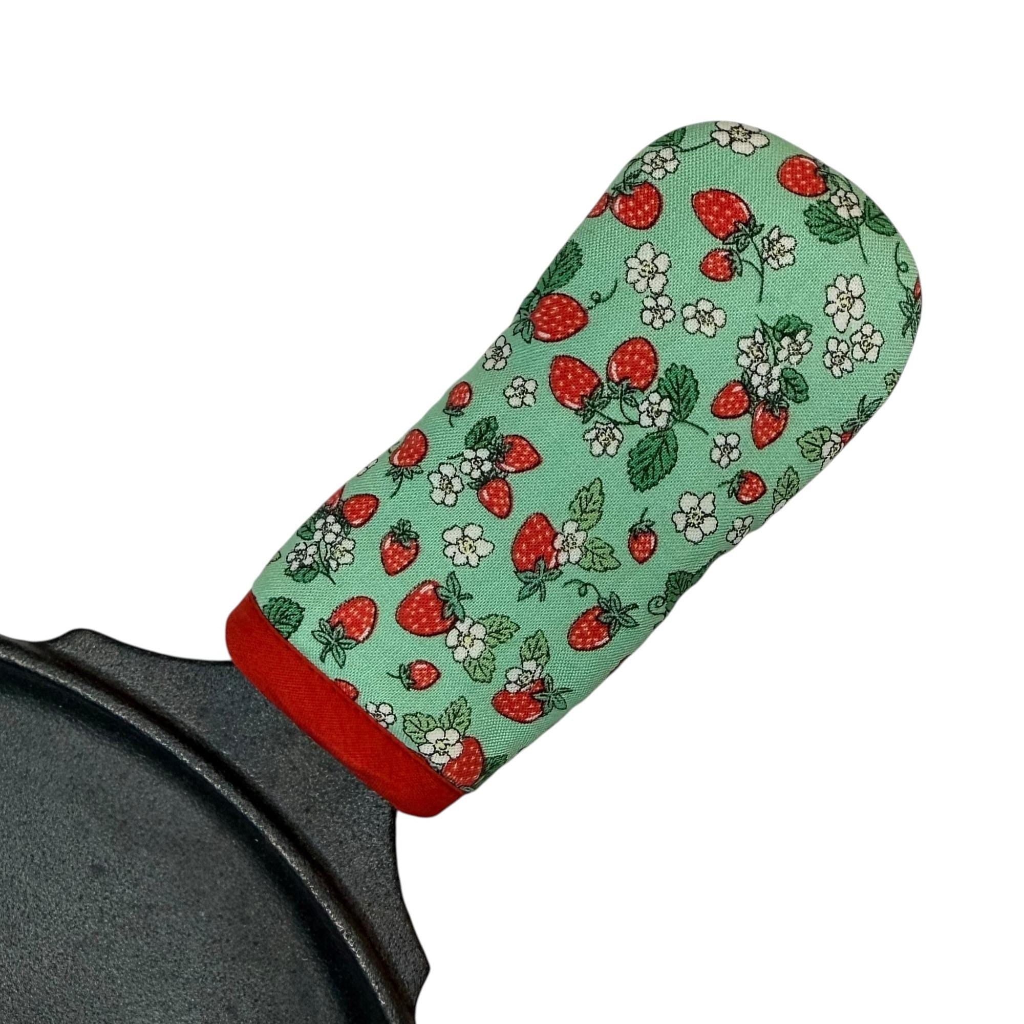 Strawberry Patch Cast Iron Skillet Mitt
