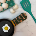 Load image into Gallery viewer, Moth Grove Cast Iron Handle Mitt
