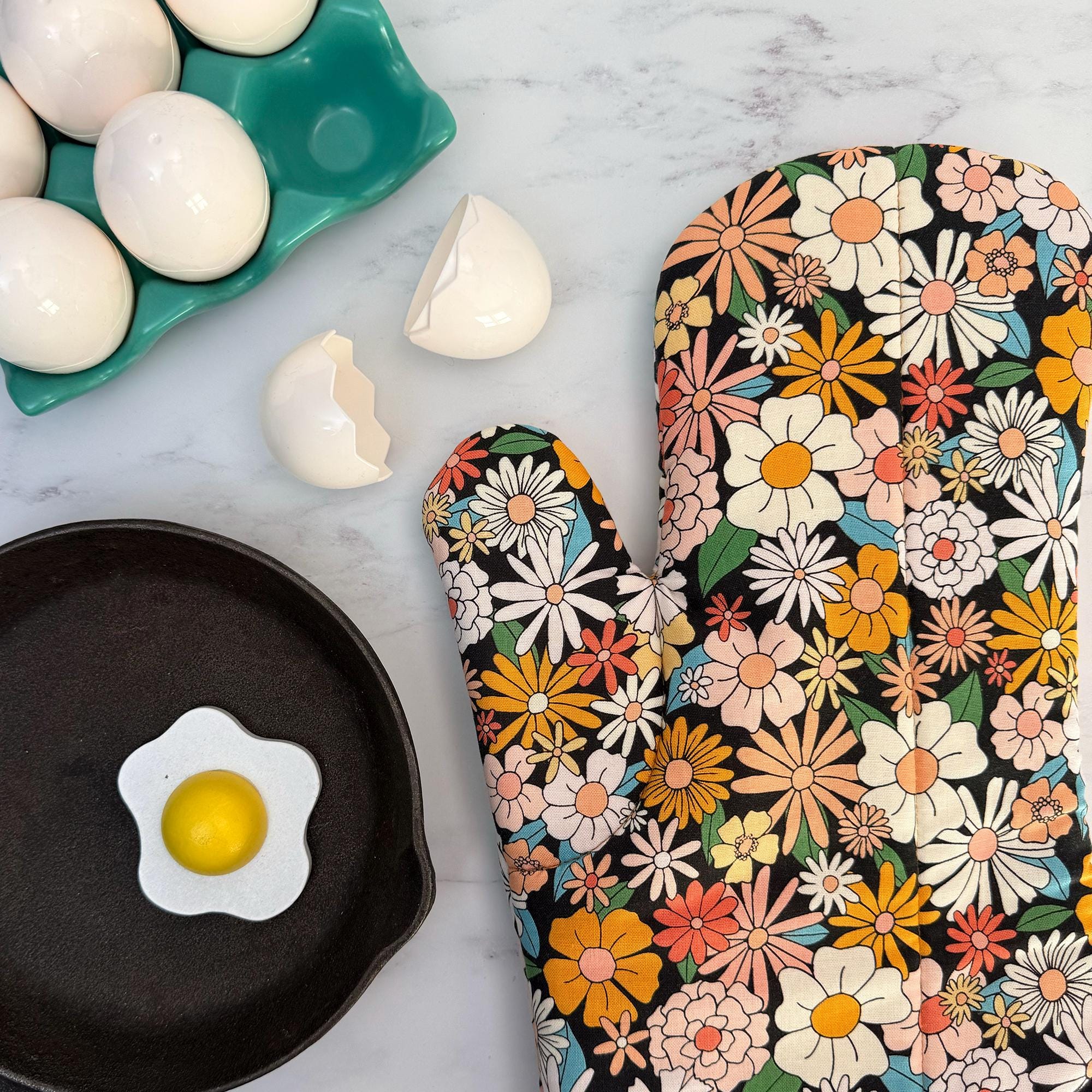 Disco Daisy Oven Mitt