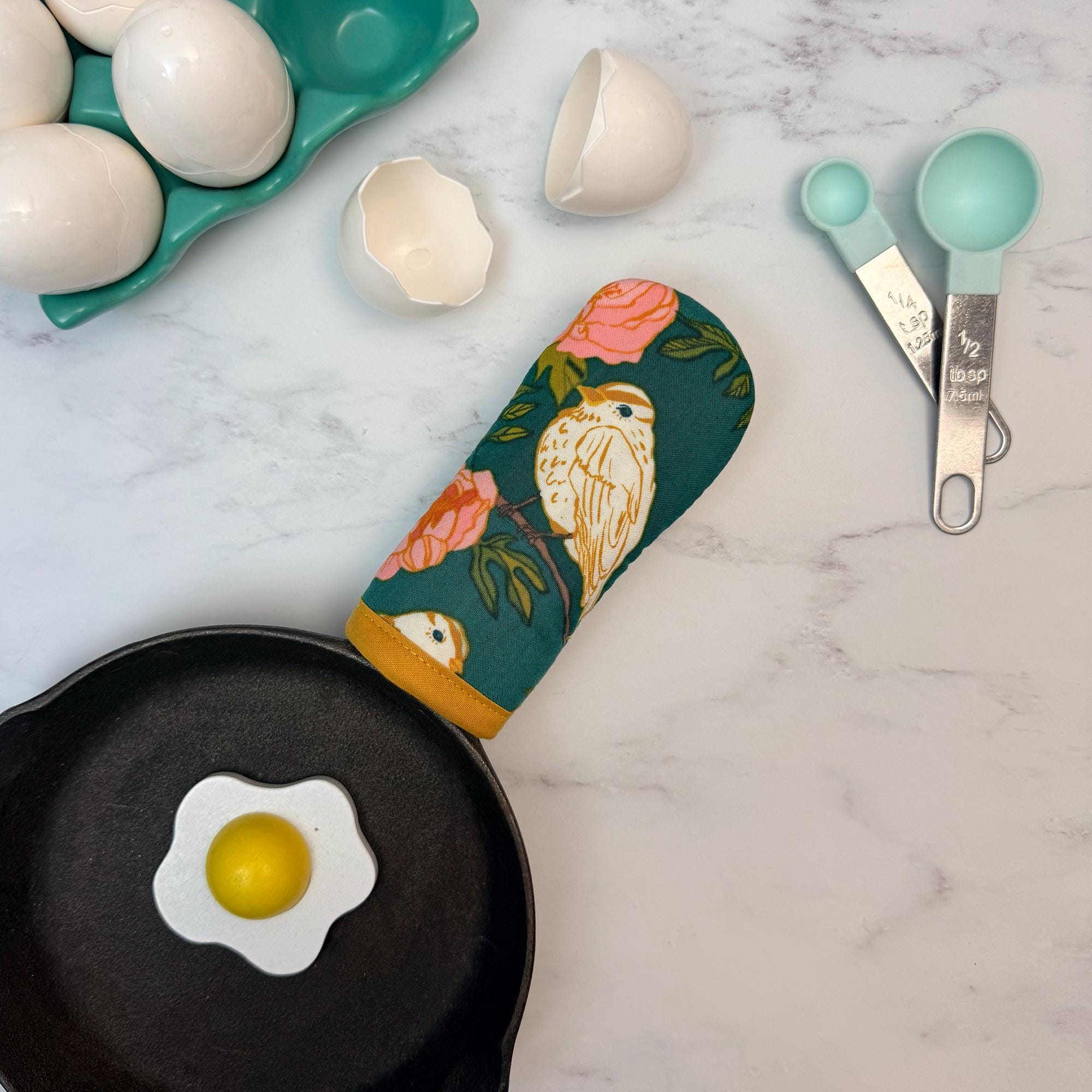 Birds of a Feather Cast Iron Handle Mitt