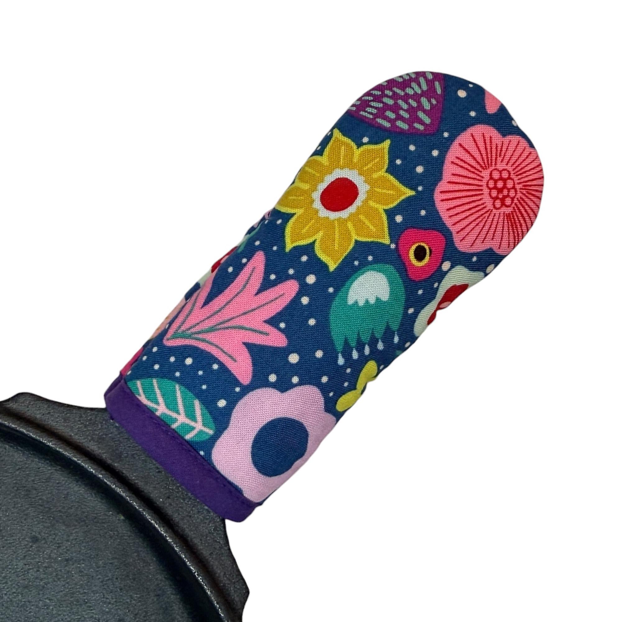 Super Bloom Cast Iron Handle Mitt