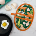 Load image into Gallery viewer, Jungle Tiger Mini Pincher Mitt
