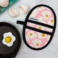Load image into Gallery viewer, Fried Eggs Mini Pincher Mitt
