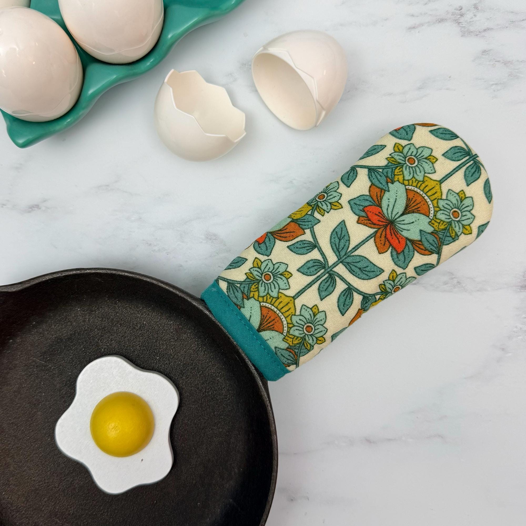 Cottage Bloom Cast Iron Handle Mitt