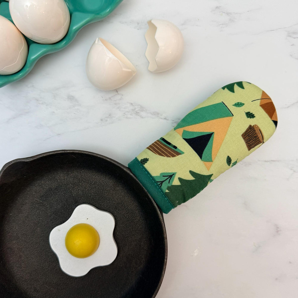 Camp Life Cast Iron Handle Mitt