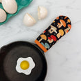 Load image into Gallery viewer, Mod Mushrooms Cast Iron Skillet Mitt
