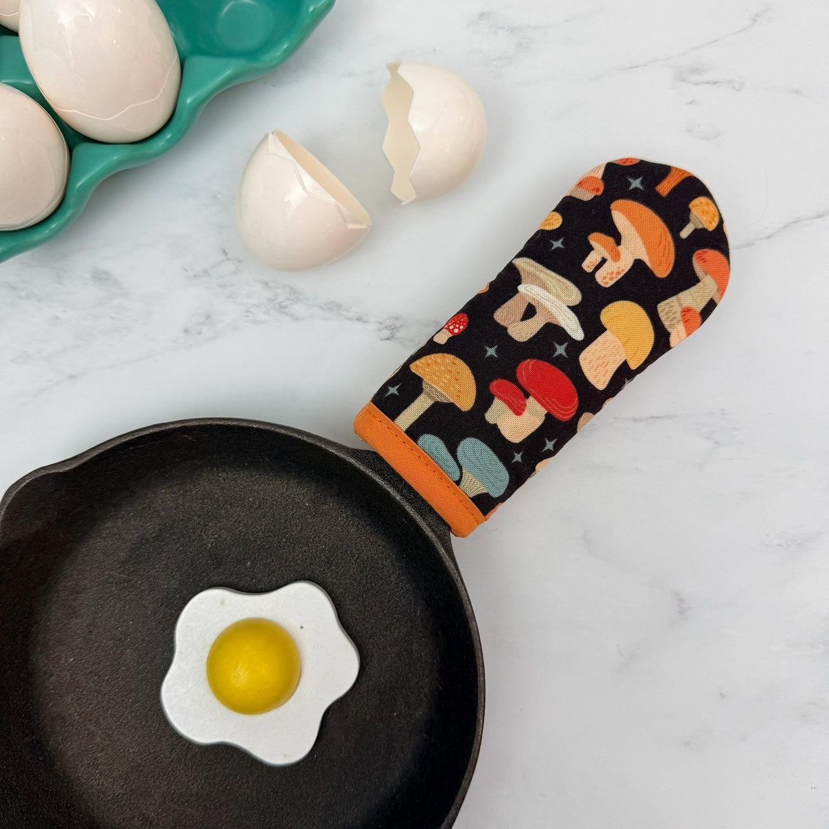 Mod Mushrooms Cast Iron Skillet Mitt