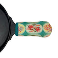 Load image into Gallery viewer, Flower Medallions Cast Iron Skillet Mitt
