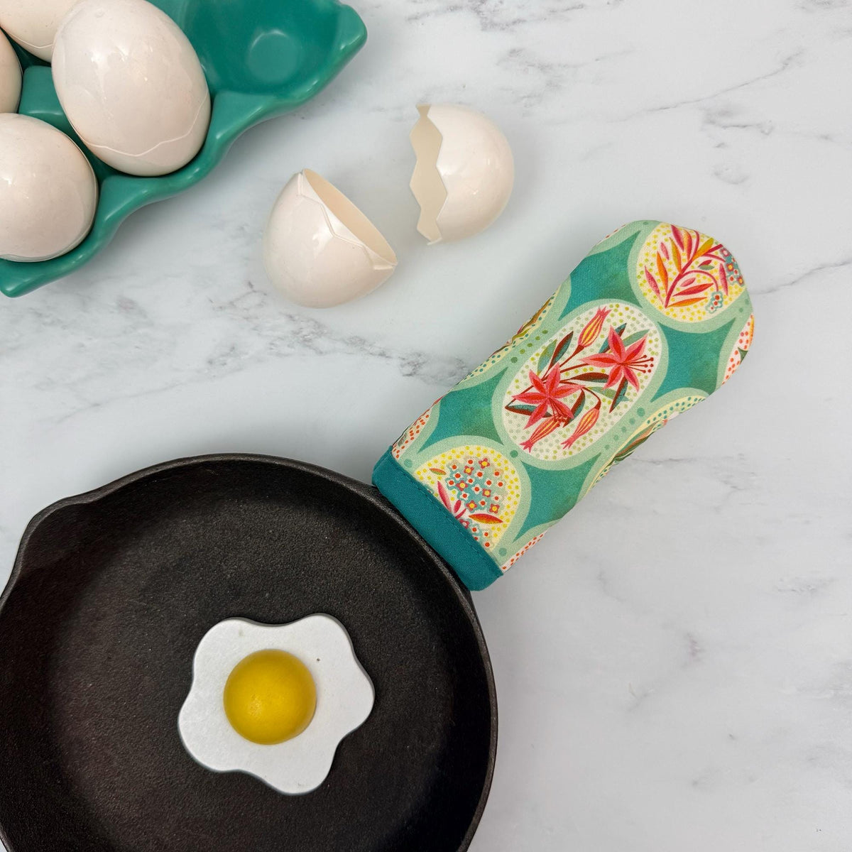 Flower Medallions Cast Iron Skillet Mitt