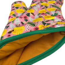 Load image into Gallery viewer, Springtime Bees Oven Mitt
